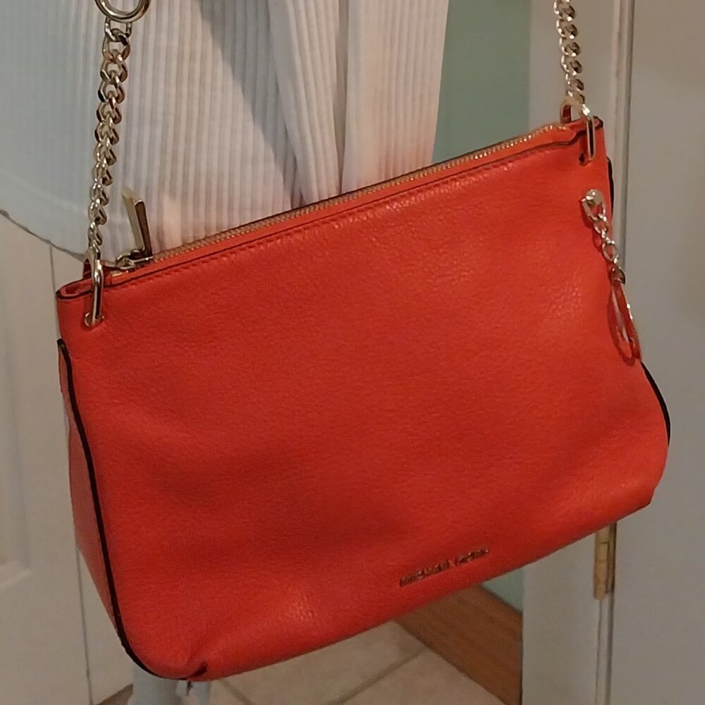 3468 Michael Kors Shoulder bag, 11.5" X 9" X 4". - Picture 2 of 13